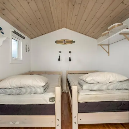 Ferienhaus Gorgeous In With Kitchen *