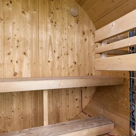 Ferienhaus Gorgeous In With Kitchen